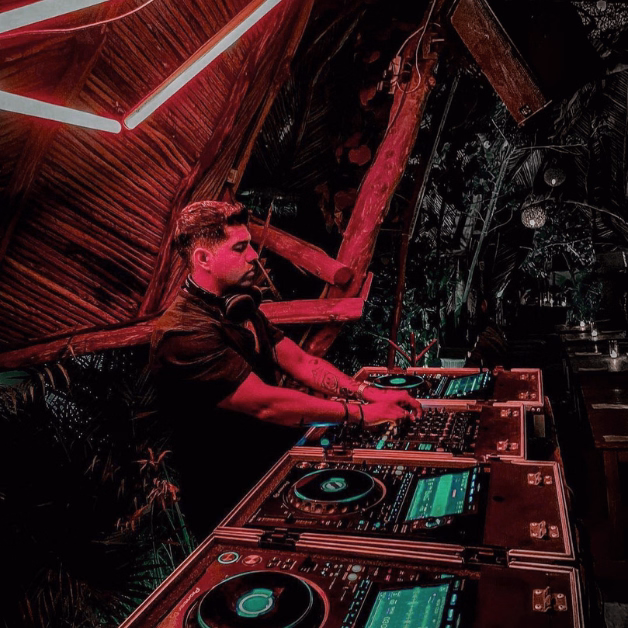 dj decks at confessions night club in tulum