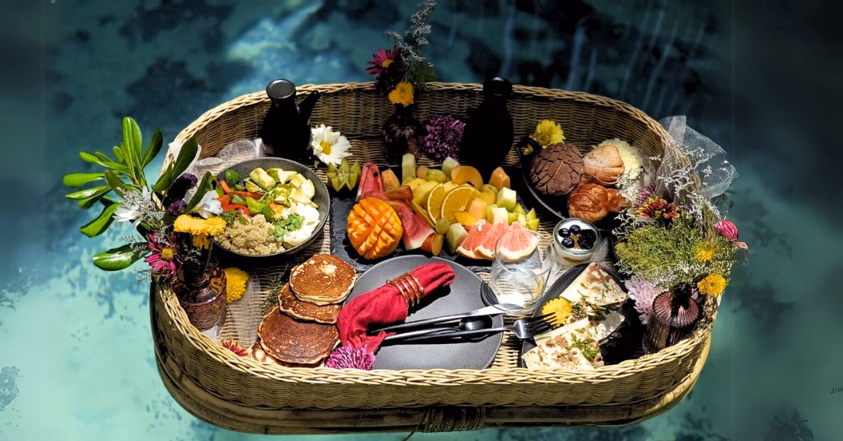 breakfast in floaring tray tulum